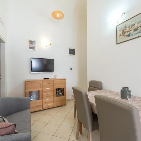 Old Writer Apartment *