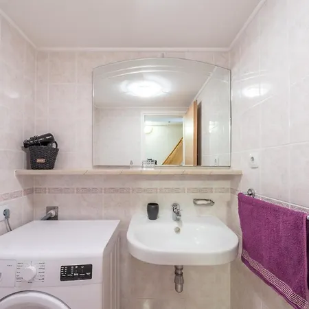 Old Writer * دوبروفينك